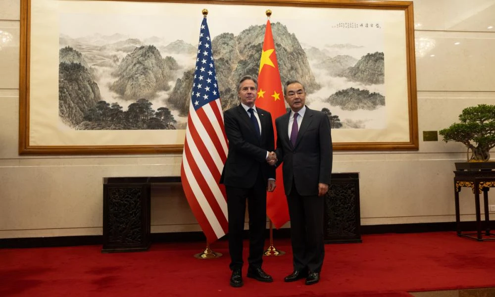 Τετ α τετ Μπλίνκεν με τον Κινέζο ΥΠΕΞ στο Πεκίνο: «Αρχίζουν να σταθεροποιούνται οι σχέσεις ΗΠΑ - Κίνας»